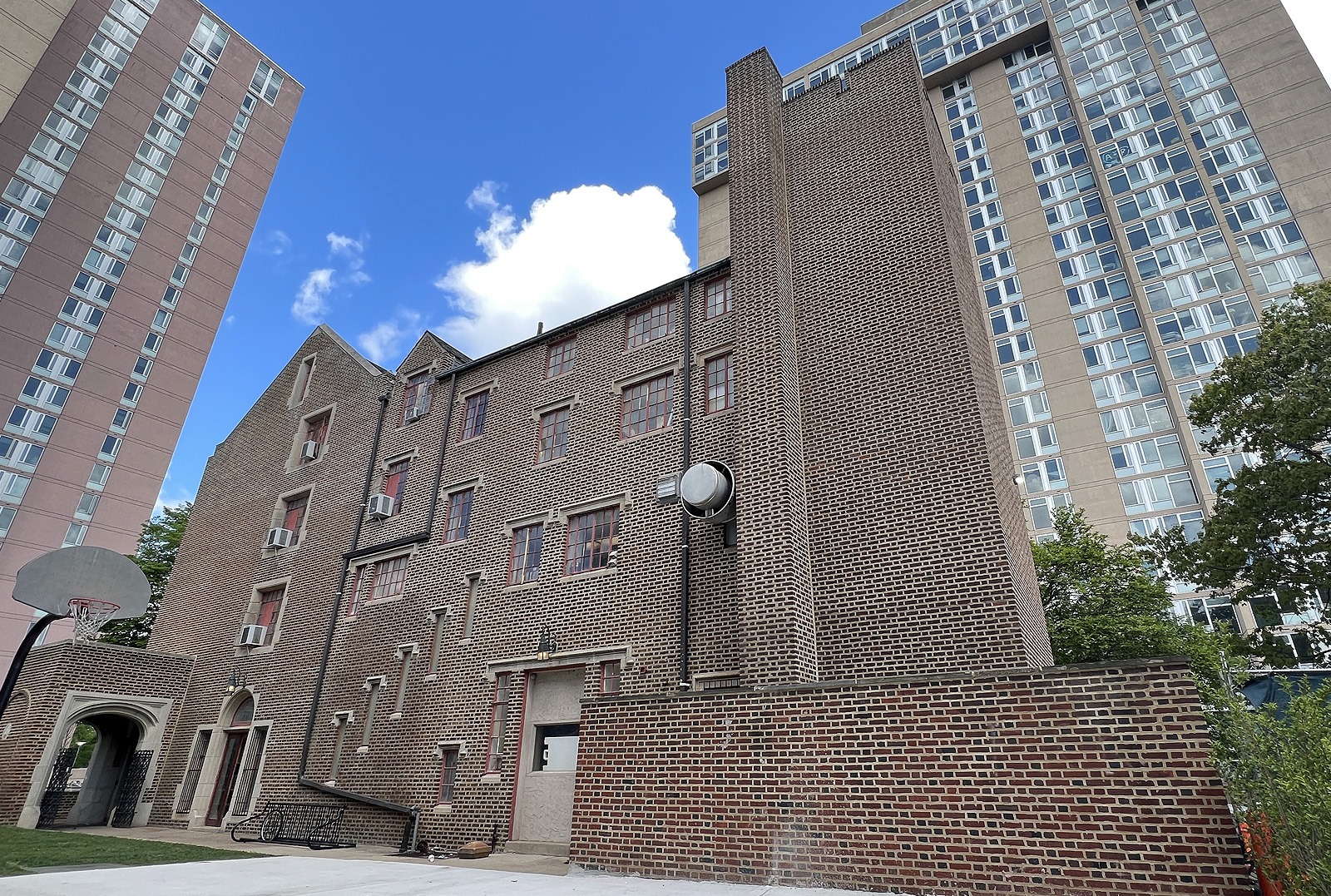 Brick vs CMU: How to Choose the Right Masonry
